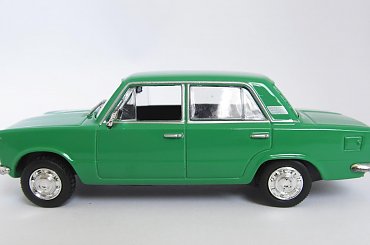 Fiat 125p #auta #Fiat125 #kolekcjoner #modele #prl #samochody #ZłotaKolekcja