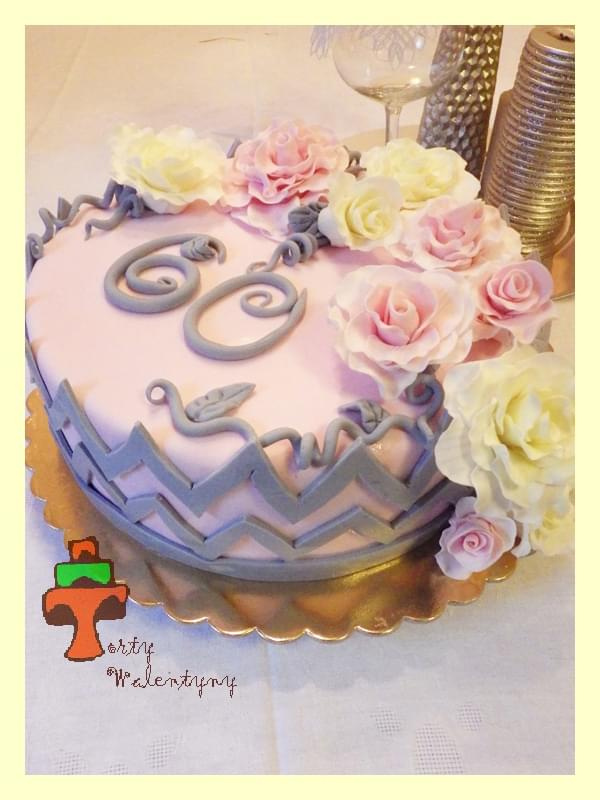 Tort różany na urodziny #róże #tort #TortyArtystyczne #TortyKraków #TortyWalentynki #urodziny