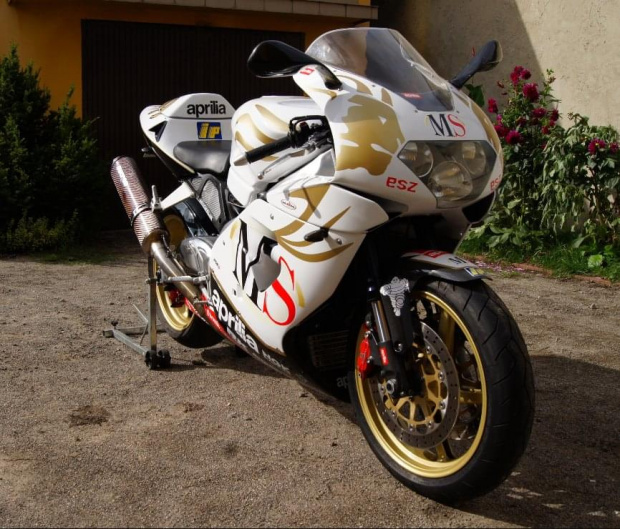 #aprilia